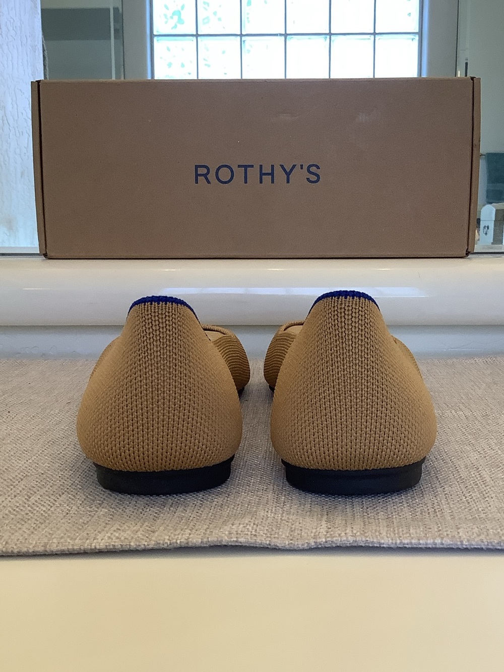 Rothy's Two-Tone Tan and Black Cap-Toe Ballet Flats, size 8 - Picture 5 of 10